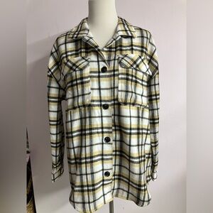 No Boundaries Women’s Button Front Shirt, XL (15-17), Plaid, White/Black/Golden)